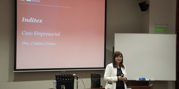 Cristina Tomàs Pérez, de EAE Business School, subrayó la importancia que le da Zara al servicio al cliente.