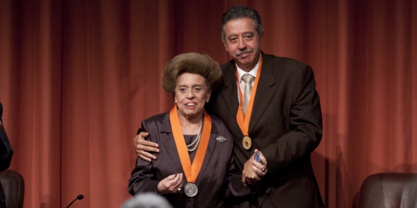 La rectora emérita Ilse Wisotzki y el rector Óscar Quezada.