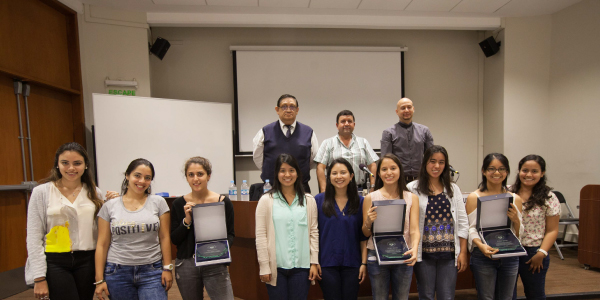 Las ganadoras en las tres categorías.