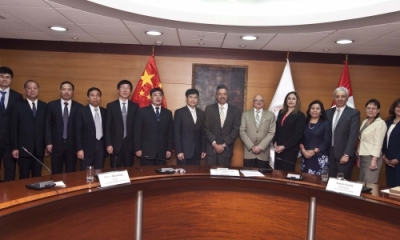 Autoridades de Communication University of China y de la Ulima.