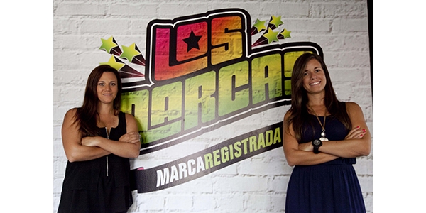 Alexandra Aramburú y Pamela Flores, ambas de Comunicación y fundadoras de Marca Registrada.