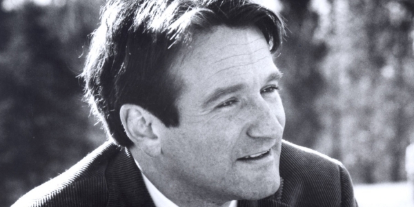 Robin Williams como el profesor John Keating en 'La sociedad de los poetas muertos'.