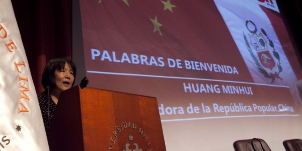 Huang Minhui, embajadora de la República Popular China en el Perú.