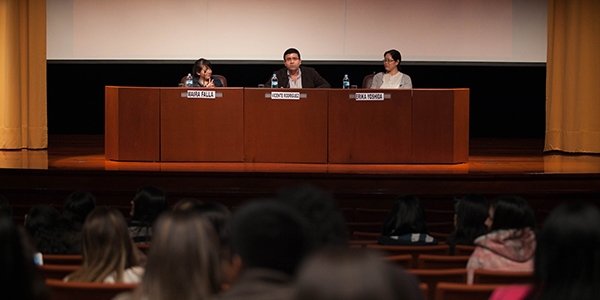 Maira Falla, Vicente Rodríguez y Érika Yoshida, profesores de Psicología.