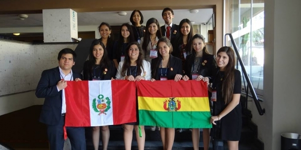 La delegación Ulima representó a Bolivia en el MOEA.