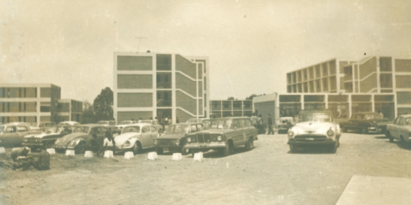 Antiguo estacionamiento de la Universidad 