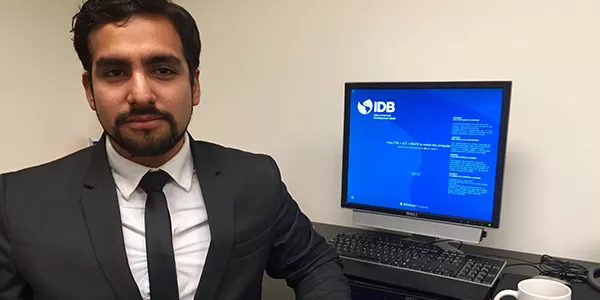 Armando Gonzales, alumno de Economía de la Ulima.