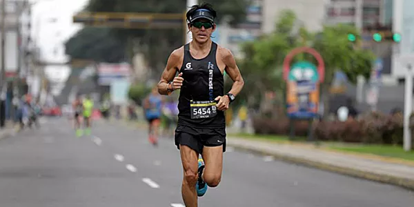 Walter Takano (Ingeniería Industrial) es empresario, 'coach' deportivo y corredor.