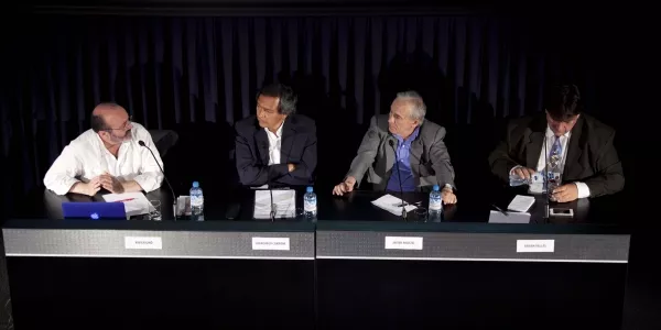 Xavier Giró, Giancarlo Carbone (moderador), Javier Protzel y Fabián Vallas.