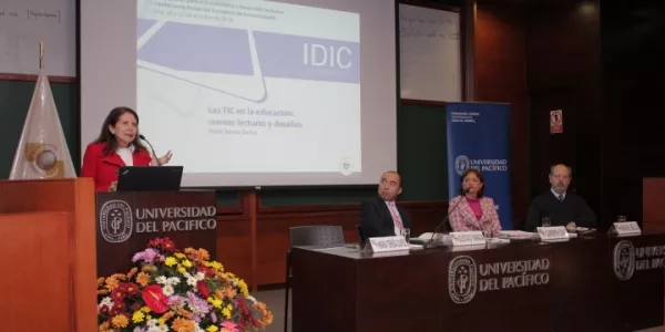 María Teresa Quiroz (Comunicación).