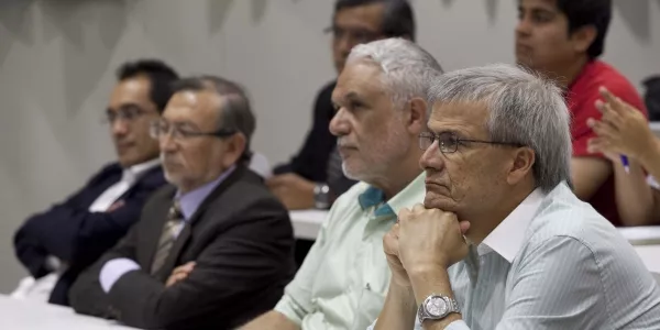 El público en el Aula Magna B.