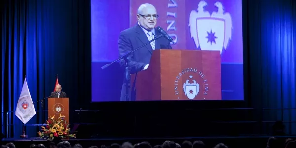 El vicerrector Jaime León Ferreyra.