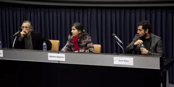 César Zamalloa, Marlene Dapozzo (moderadora) y Javier Baca.