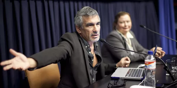 Óscar García y la profesora Berta Paredes.