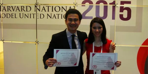 Kenyi Díaz Oshiyama y Silvia Guevara (Derecho).