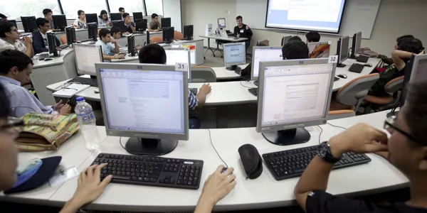 Aaron Williams en el taller en la Ulima.