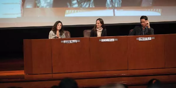 María Liliana Valle (moderadora), Verónica Vargas y Fernando Ruiz.